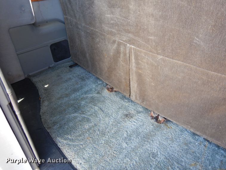 image for item DF8121 2004 Chevrolet Express 1500  van