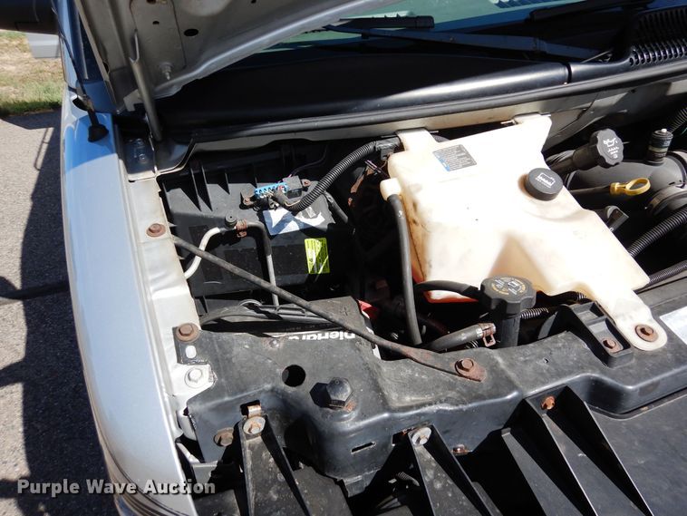 image for item DF8121 2004 Chevrolet Express 1500  van