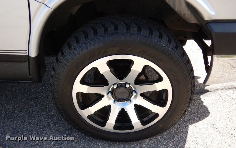 image for item DF8121 2004 Chevrolet Express 1500  van