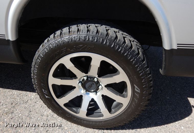 image for item DF8121 2004 Chevrolet Express 1500  van