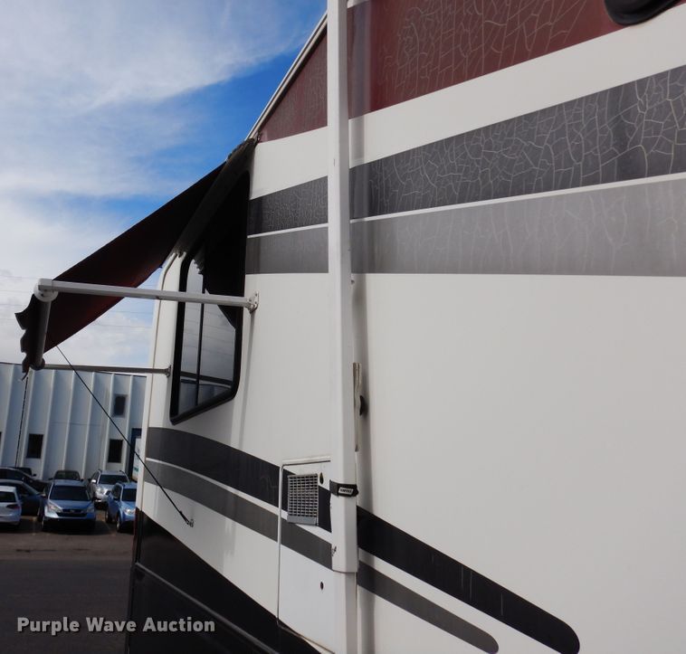 image for item DF8122 1999 Monaco Diplomat  RV