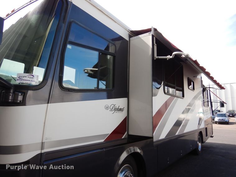 image for item DF8122 1999 Monaco Diplomat  RV