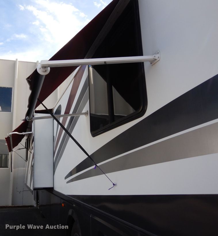 image for item DF8122 1999 Monaco Diplomat  RV