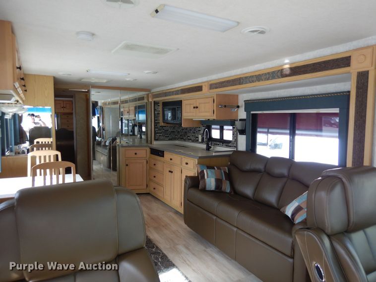 image for item DF8122 1999 Monaco Diplomat  RV