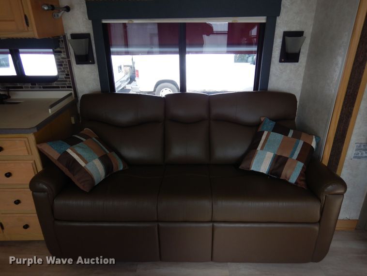 image for item DF8122 1999 Monaco Diplomat  RV