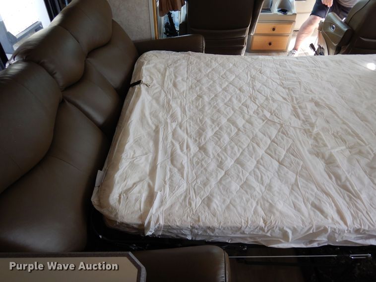 image for item DF8122 1999 Monaco Diplomat  RV