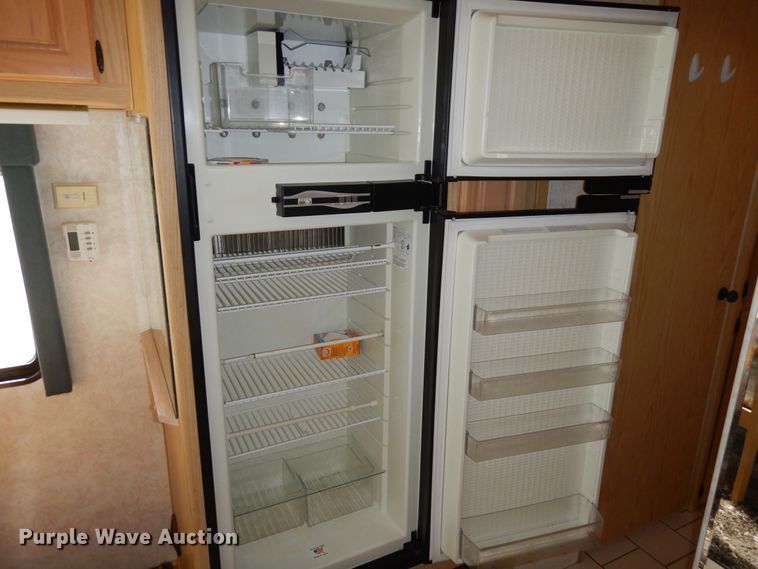 image for item DF8122 1999 Monaco Diplomat  RV