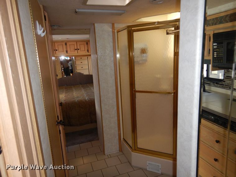 image for item DF8122 1999 Monaco Diplomat  RV