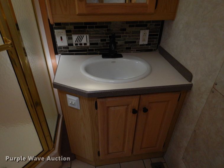 image for item DF8122 1999 Monaco Diplomat  RV