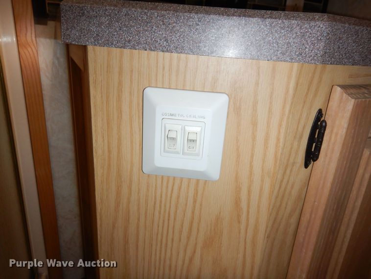 image for item DF8122 1999 Monaco Diplomat  RV