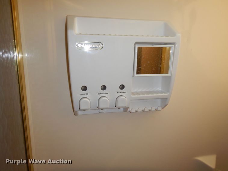 image for item DF8122 1999 Monaco Diplomat  RV