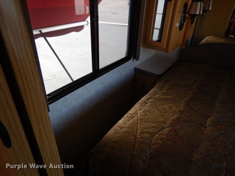 image for item DF8122 1999 Monaco Diplomat  RV