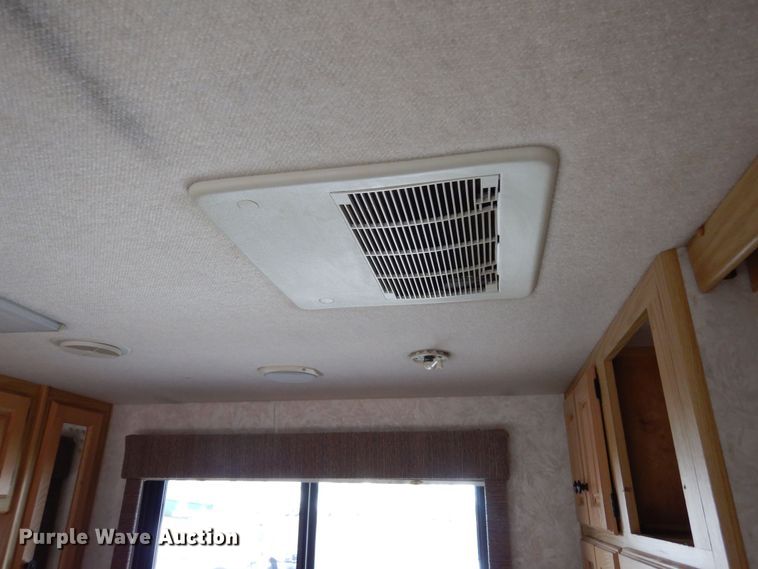 image for item DF8122 1999 Monaco Diplomat  RV