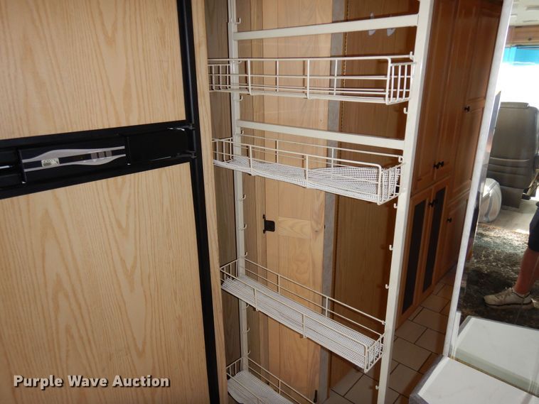 image for item DF8122 1999 Monaco Diplomat  RV