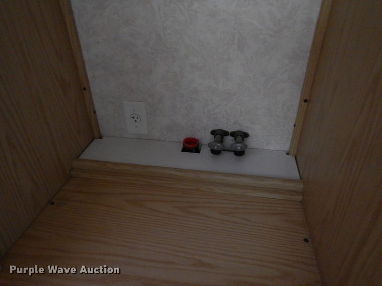 image for item DF8122 1999 Monaco Diplomat  RV