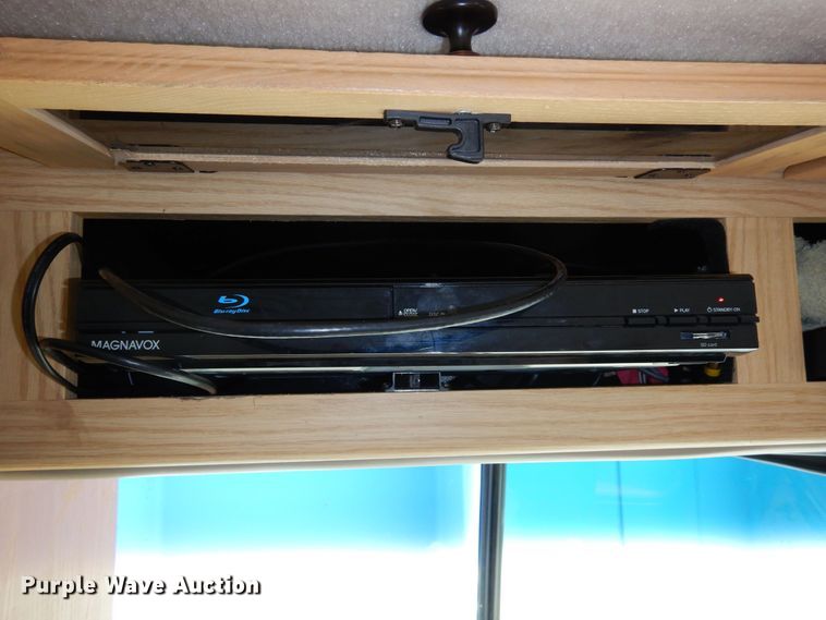 image for item DF8122 1999 Monaco Diplomat  RV