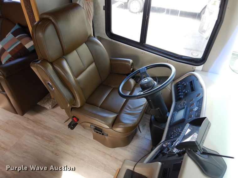 image for item DF8122 1999 Monaco Diplomat  RV