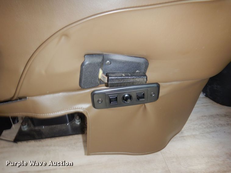 image for item DF8122 1999 Monaco Diplomat  RV