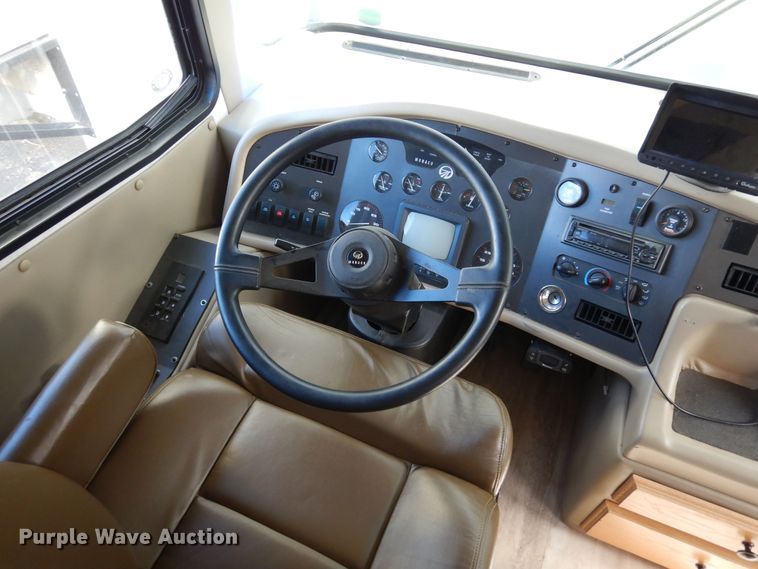 image for item DF8122 1999 Monaco Diplomat  RV