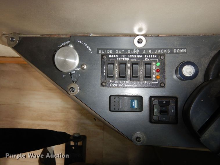 image for item DF8122 1999 Monaco Diplomat  RV