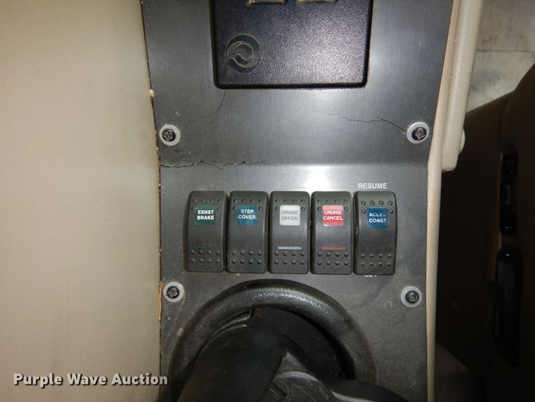 image for item DF8122 1999 Monaco Diplomat  RV