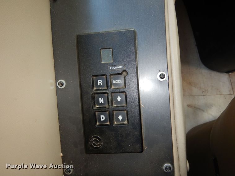 image for item DF8122 1999 Monaco Diplomat  RV