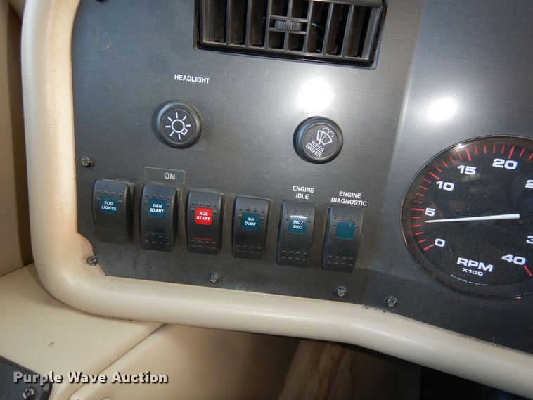 image for item DF8122 1999 Monaco Diplomat  RV