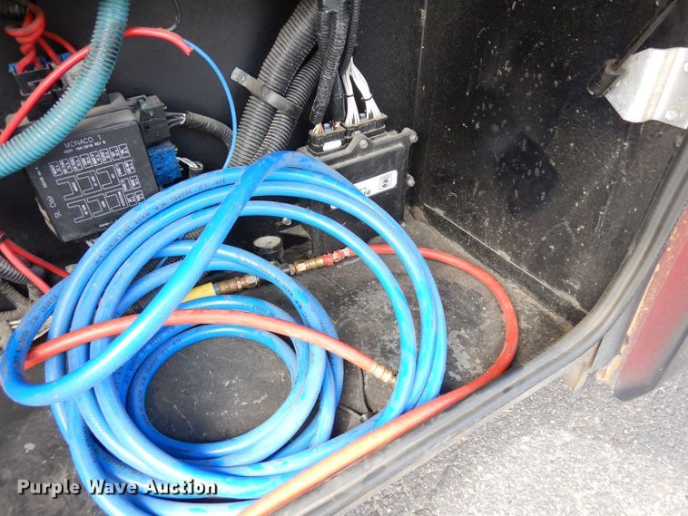 image for item DF8122 1999 Monaco Diplomat  RV