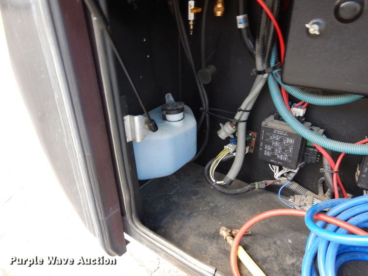 image for item DF8122 1999 Monaco Diplomat  RV