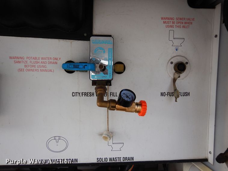 image for item DF8122 1999 Monaco Diplomat  RV