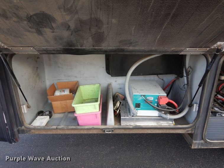 image for item DF8122 1999 Monaco Diplomat  RV