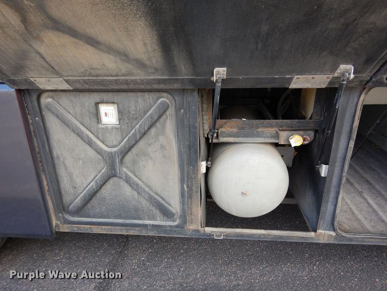 image for item DF8122 1999 Monaco Diplomat  RV