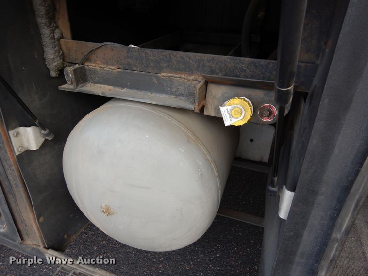 image for item DF8122 1999 Monaco Diplomat  RV