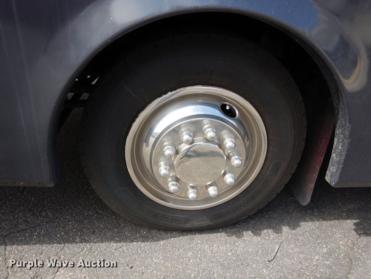 image for item DF8122 1999 Monaco Diplomat  RV