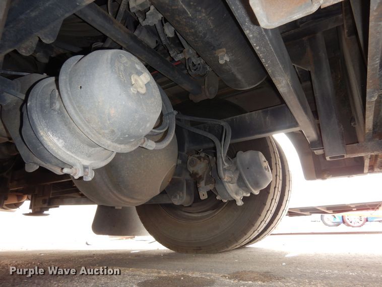 image for item DF8122 1999 Monaco Diplomat  RV