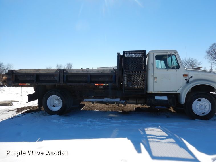 image for item DH8844 1994 International 4900  dump flatbed truck
