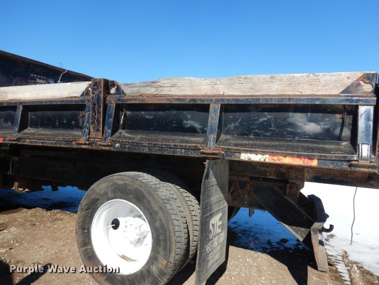 image for item DH8844 1994 International 4900  dump flatbed truck