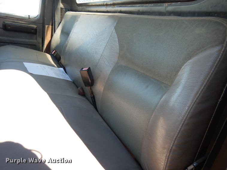 image for item DH8844 1994 International 4900  dump flatbed truck