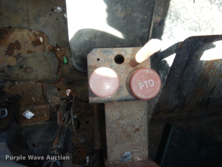 image for item DH8844 1994 International 4900  dump flatbed truck