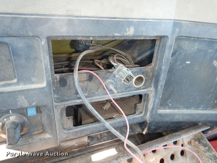 image for item DH8844 1994 International 4900  dump flatbed truck