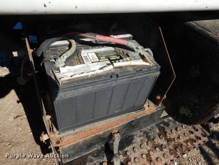 image for item DH8844 1994 International 4900  dump flatbed truck