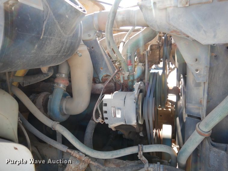 image for item DH8844 1994 International 4900  dump flatbed truck