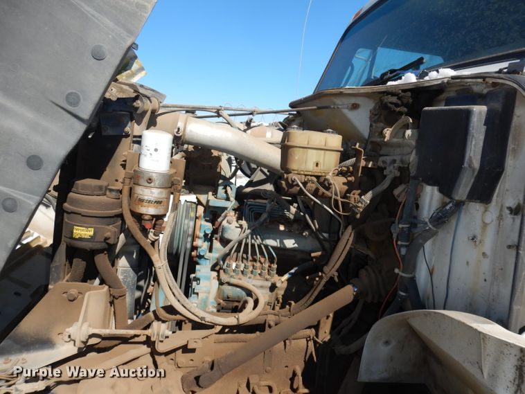 image for item DH8844 1994 International 4900  dump flatbed truck