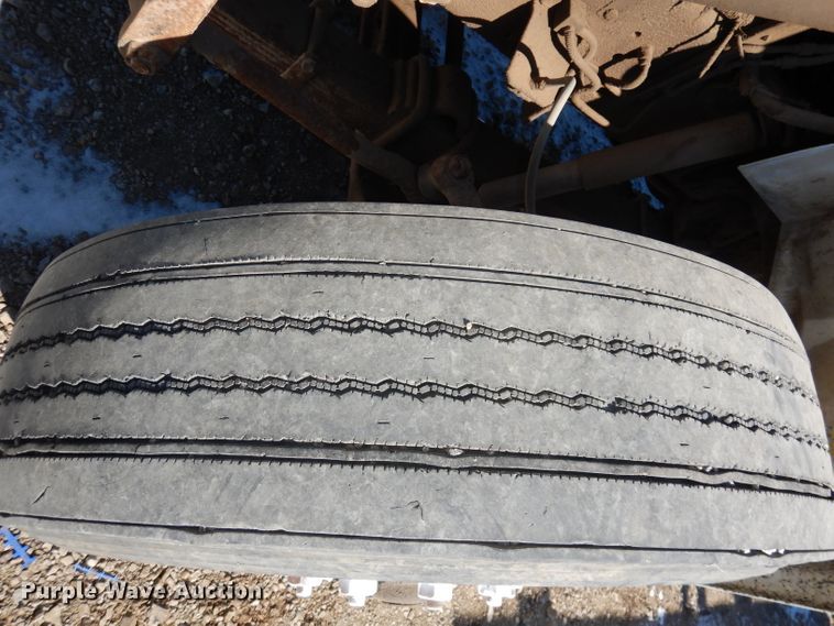 image for item DH8844 1994 International 4900  dump flatbed truck