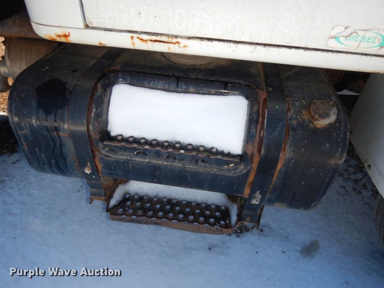 image for item DH8844 1994 International 4900  dump flatbed truck