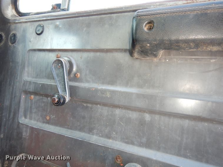 image for item DH8844 1994 International 4900  dump flatbed truck