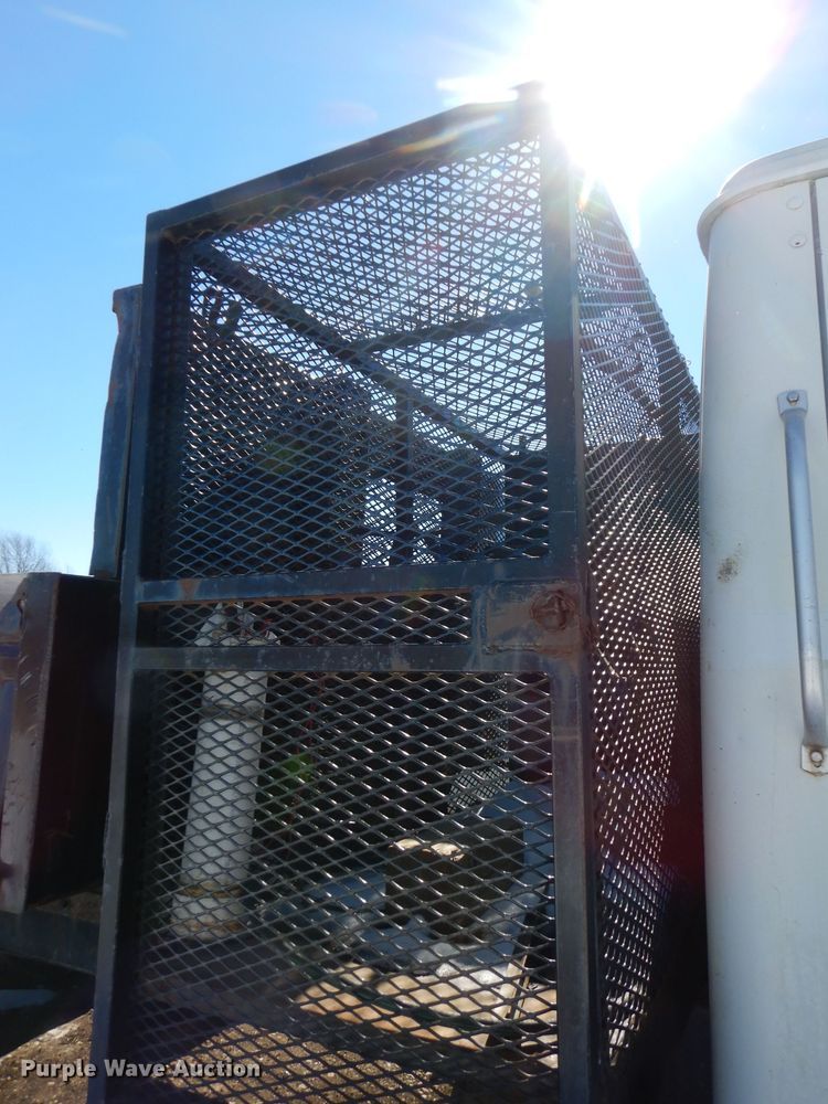 image for item DH8844 1994 International 4900  dump flatbed truck