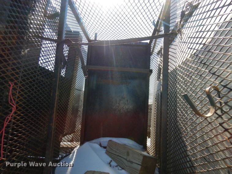 image for item DH8844 1994 International 4900  dump flatbed truck