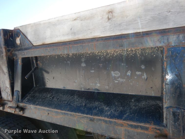 image for item DH8844 1994 International 4900  dump flatbed truck