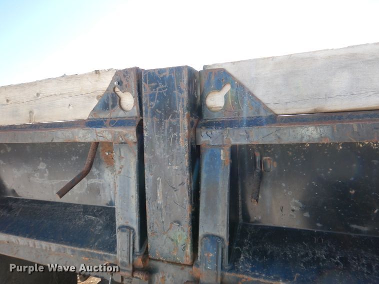 image for item DH8844 1994 International 4900  dump flatbed truck